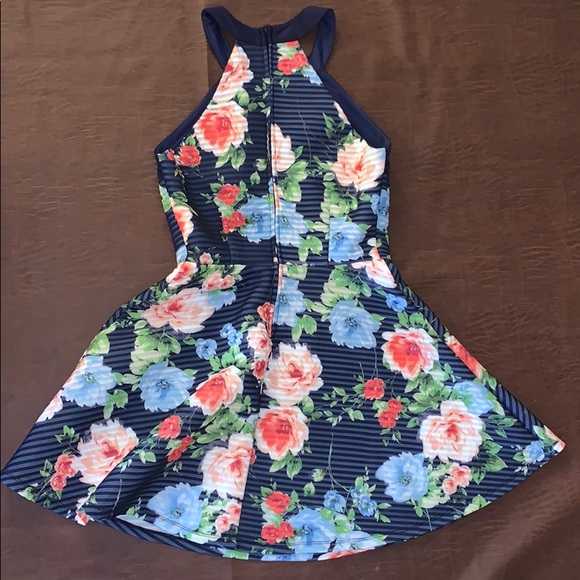 Crystal Doll size 9 fitted and flare floral dress - Picture 2 of 6